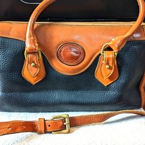 VINTAGE Dooney & Bourke All-Weather Leather ® 100% leather handbag